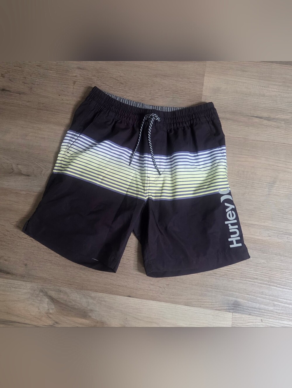 Hurley Men’s Black Swim Trunks with Yellow Stripe  SZ small  Bin Z